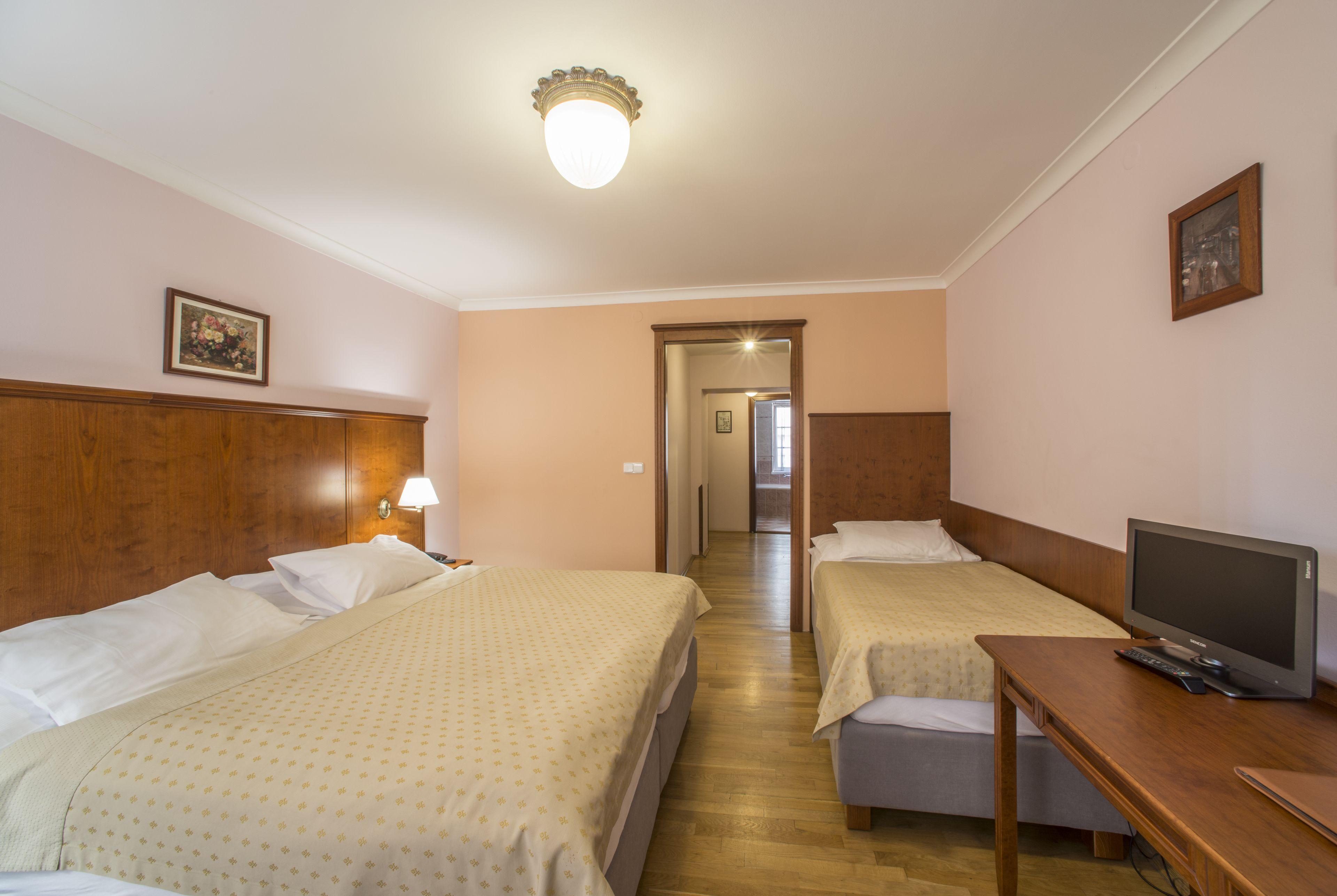 Hotel Cerny Slon — Fotky 2